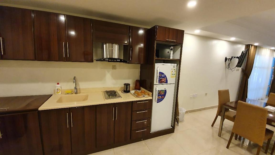 Dolphin Beach Resort Янбу Екстериор снимка