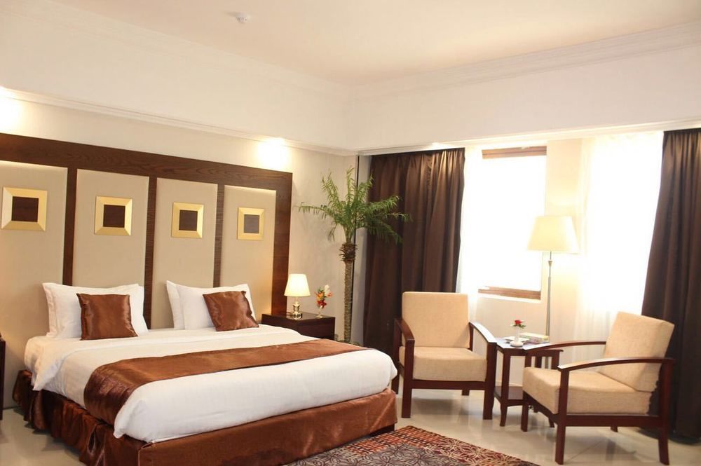 Dolphin Beach Resort Янбу Екстериор снимка